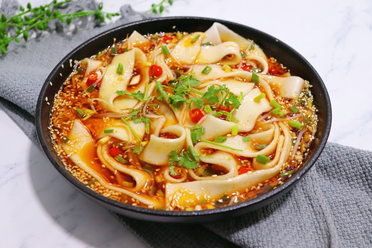 酸辣红薯宽粉酸辣开胃软糯筋道好吃