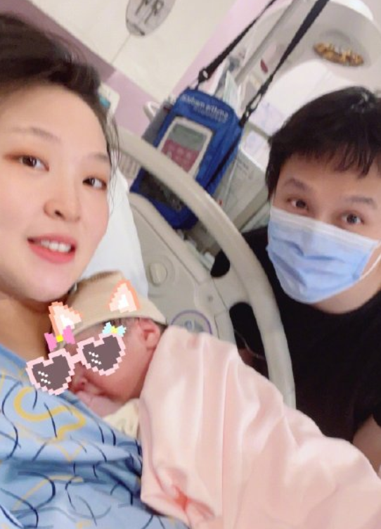 老公还是北大高材生,真的是幸福了,  之前惠若琪就晒出老公学习给宝宝