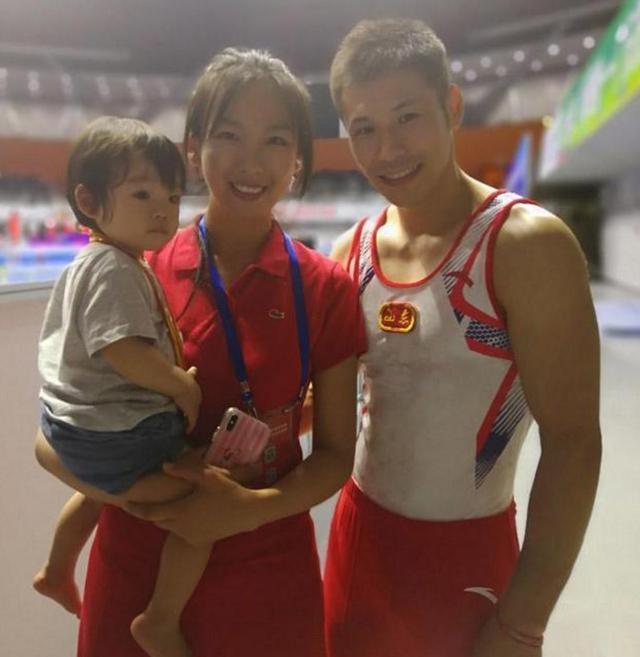 曾被白富美追求3年,如今生活幸福恩爱|赵紫嫣|张成龙|女生_新浪新闻