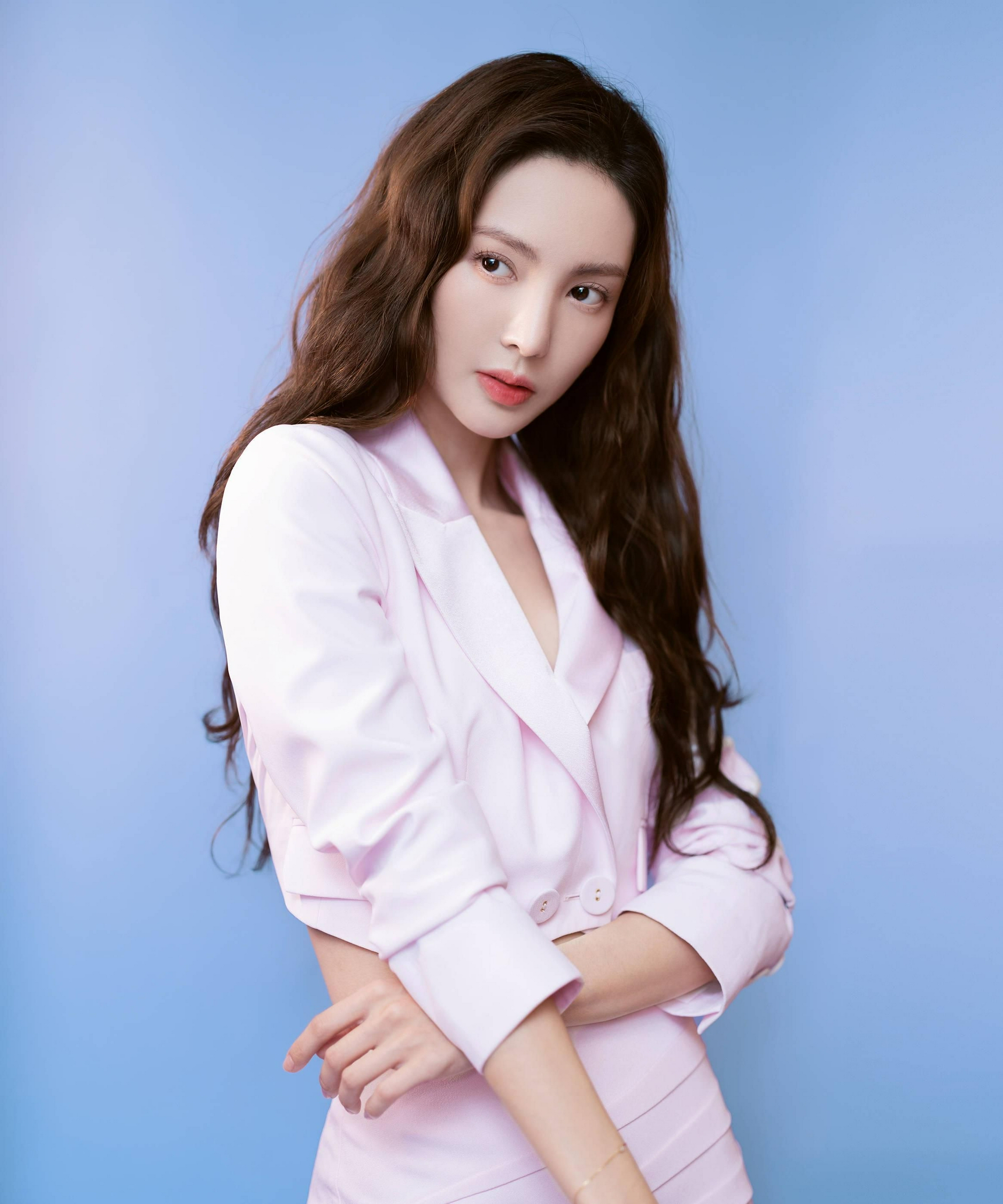 金晨616开心夜造型着流苏西装裙双腿笔直细长舞台感超强