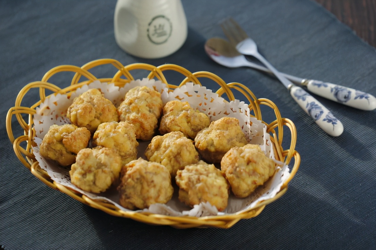 手把手教你做炸豆腐丸子,外酥里嫩还解馋