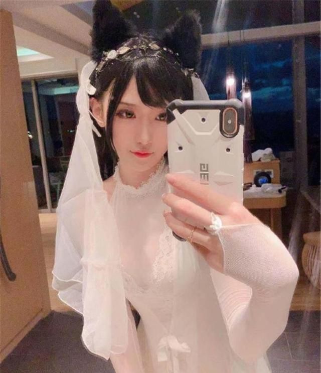 腐团儿毕业季cos老师腿根故意绑黑丝带网友提问干啥用的