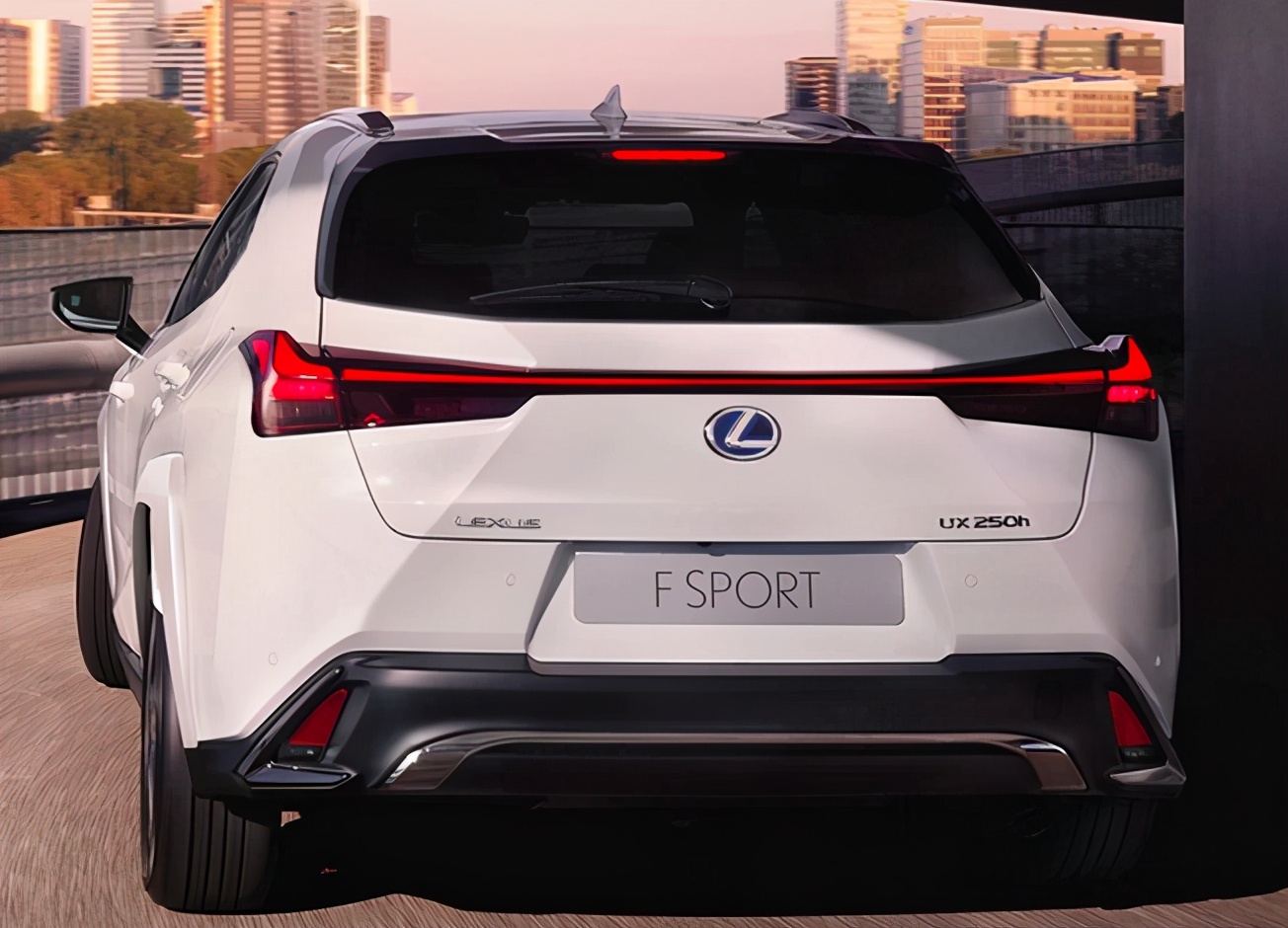 2022款雷克萨斯ux发布造型硬朗大气约合人民币26万起售