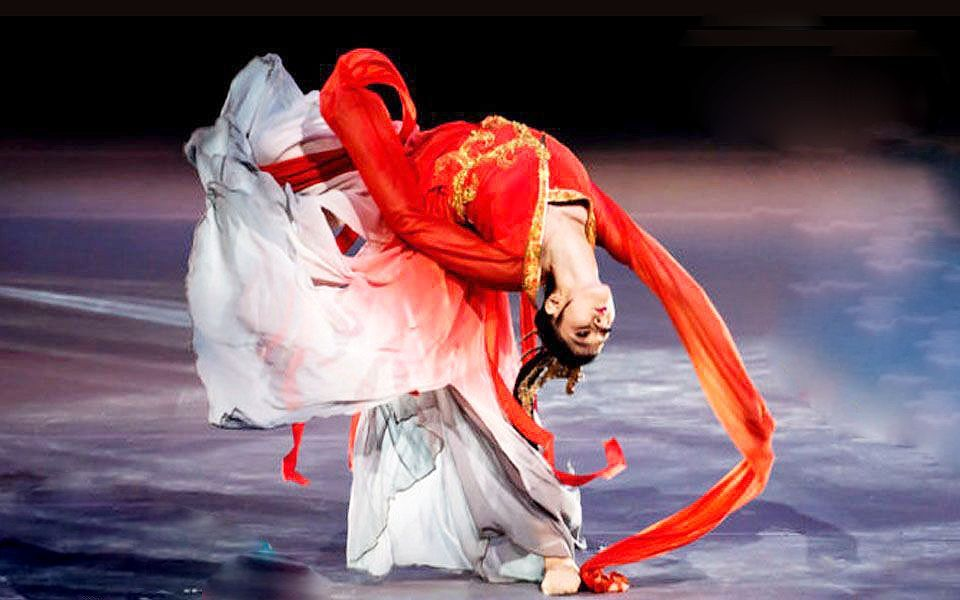 美人华服燃我民族魂不只河南卫视这些国风表演全是宝藏