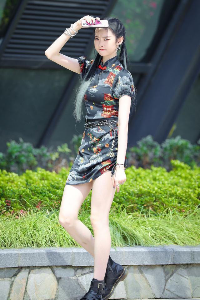 张艺凡追求美却不舍得破费穿75块的旗袍出镜效果显瘦又显腿长