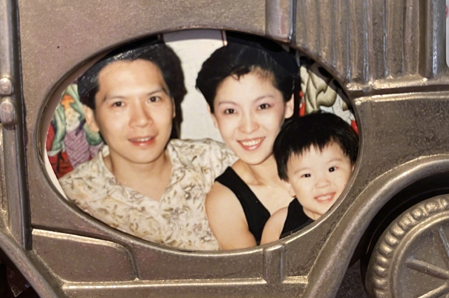 向佐父亲节晒全家福,祖孙三代温馨互动,Cora天生爱笑情商高休闲区蓝鸢梦想 - Www.slyday.coM 向佐父亲节晒全家福,祖孙三代温馨互动,Cora天生爱笑情商高休闲区蓝鸢梦想 - Www.slyday.coM