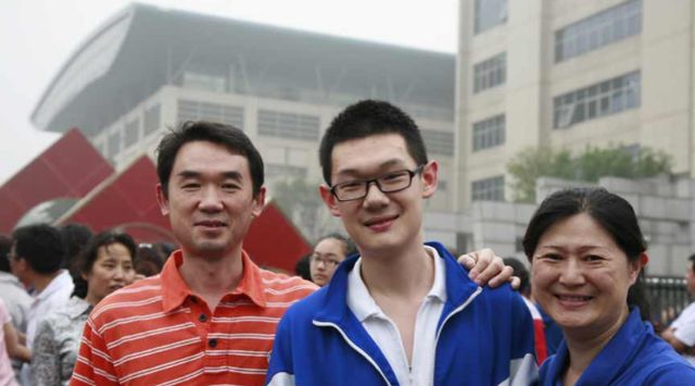 学生晒和父母的“聊天记录”,惹网友狂笑不止,直言母爱太现实了休闲区蓝鸢梦想 - Www.slyday.coM 学生晒和父母的“聊天记录”,惹网友狂笑不止,直言母爱太现实了休闲区蓝鸢梦想 - Www.slyday.coM