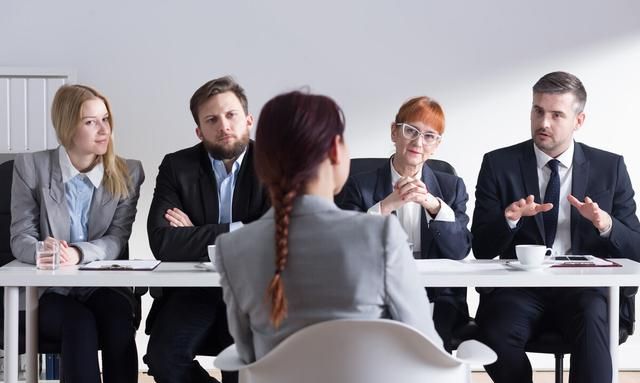 面试官:“早”加一笔是什么字?博士答不上来,学渣机智对答录用休闲区蓝鸢梦想 - Www.slyday.coM 面试官:“早”加一笔是什么字?博士答不上来,学渣机智对答录用休闲区蓝鸢梦想 - Www.slyday.coM