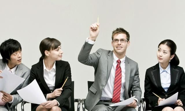 面试官:“早”加一笔是什么字?博士答不上来,学渣机智对答录用休闲区蓝鸢梦想 - Www.slyday.coM 面试官:“早”加一笔是什么字?博士答不上来,学渣机智对答录用休闲区蓝鸢梦想 - Www.slyday.coM