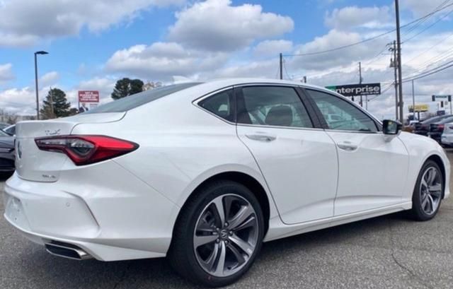 全新讴歌tlx实车,颜值设计媲美bba,网友:搭2.0t动力够了!