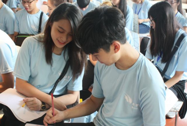 学生晒和父母的“聊天记录”,惹网友狂笑不止,直言母爱太现实了休闲区蓝鸢梦想 - Www.slyday.coM 学生晒和父母的“聊天记录”,惹网友狂笑不止,直言母爱太现实了休闲区蓝鸢梦想 - Www.slyday.coM