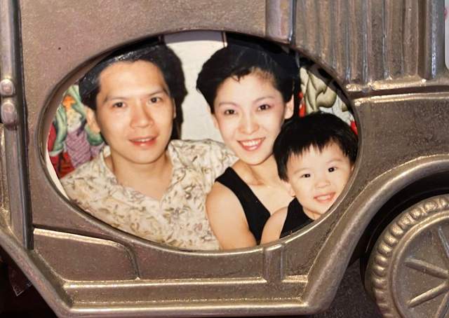 向佐父亲节晒全家福,郭碧婷肚子隆起疑怀孕?女儿正脸曝光太像爸休闲区蓝鸢梦想 - Www.slyday.coM 向佐父亲节晒全家福,郭碧婷肚子隆起疑怀孕?女儿正脸曝光太像爸休闲区蓝鸢梦想 - Www.slyday.coM