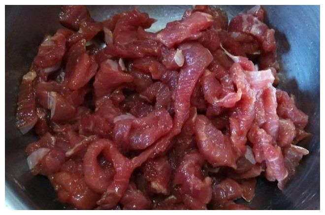 炒牛肉,别只会加淀粉腌制,大厨教你学着腌,牛肉滑嫩不粘锅