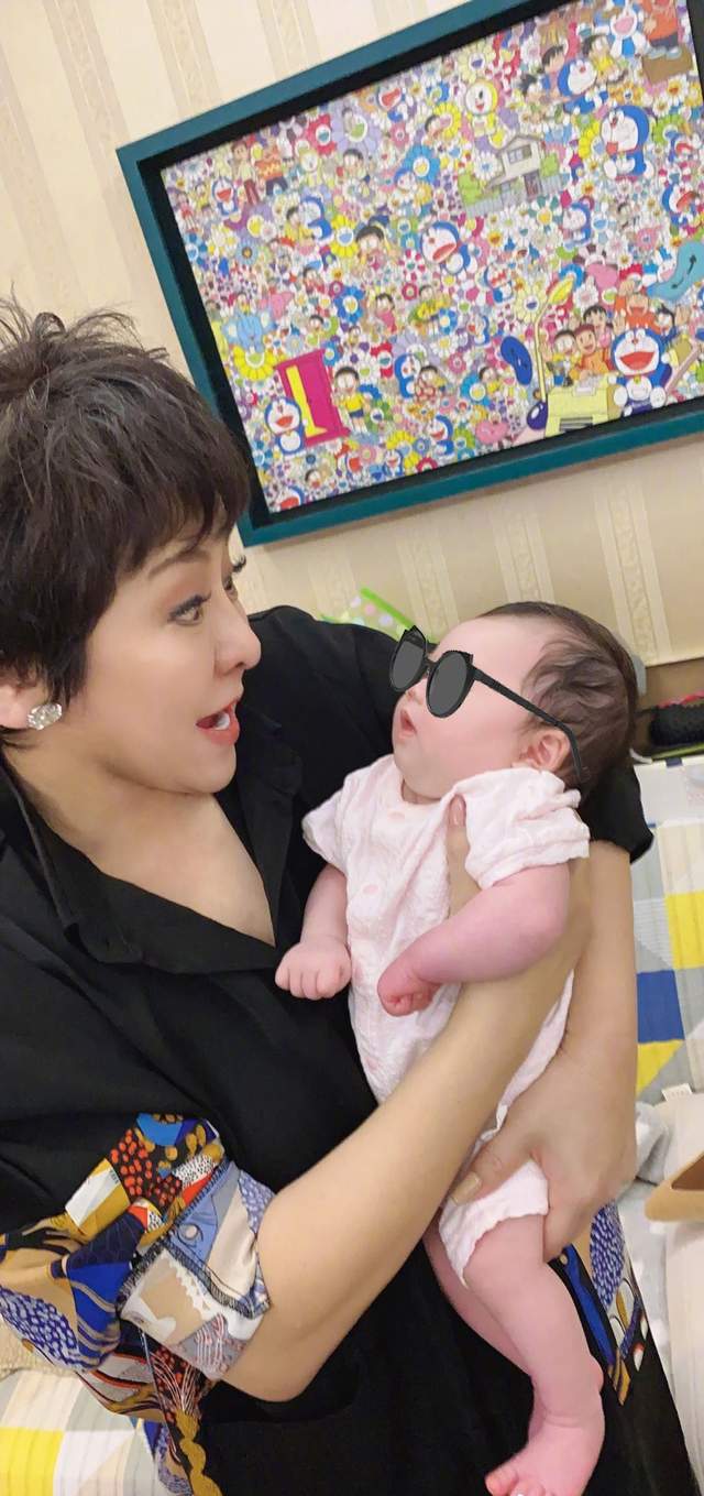 向佐父亲节晒全家福,郭碧婷肚子隆起疑怀孕?女儿正脸曝光太像爸休闲区蓝鸢梦想 - Www.slyday.coM 向佐父亲节晒全家福,郭碧婷肚子隆起疑怀孕?女儿正脸曝光太像爸休闲区蓝鸢梦想 - Www.slyday.coM