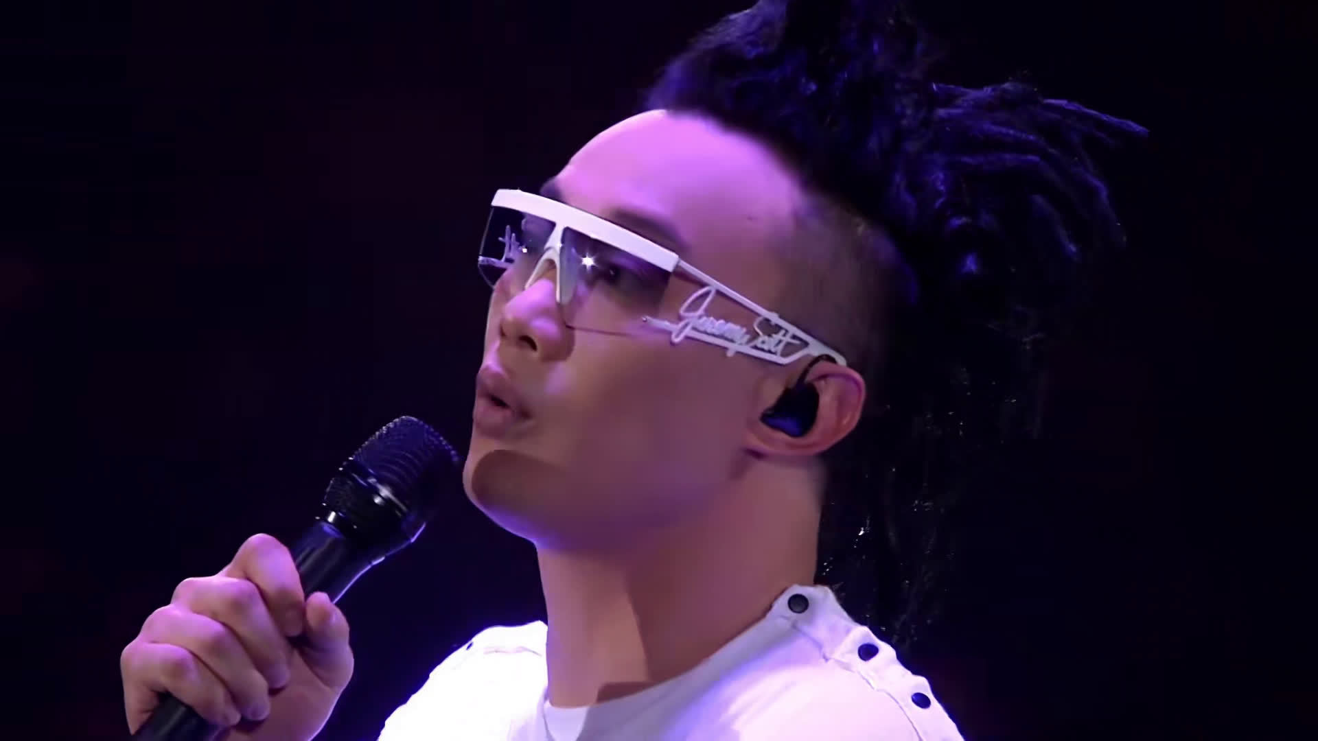 陈奕迅《单车》现场版,父爱大都是内敛,不动声色,不擅言辞的