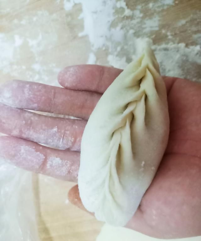 做点豆沙包做早餐包成漂亮的柳叶型香甜又暄软