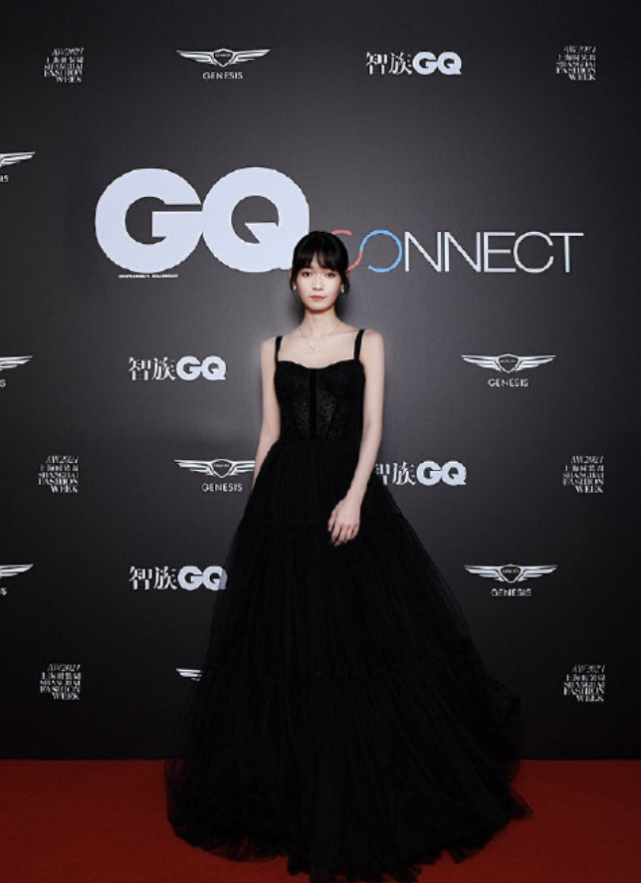 火箭少女解散一年段奥娟穿着愈发大胆这还是你认识的清纯妹吗