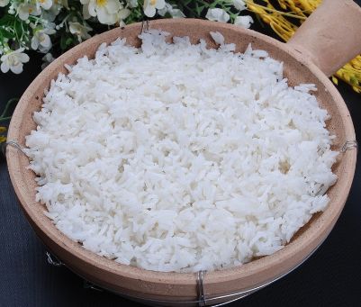 蒸米饭时别只会加清水掌握5个小技巧米饭松软鲜香特好吃