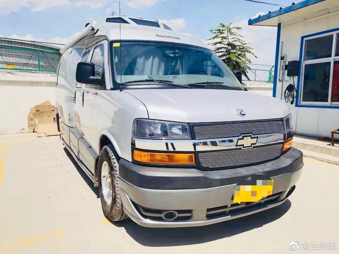 注:2013年纯进口雪佛兰房车(领导保姆车) 规格:6座,长6.