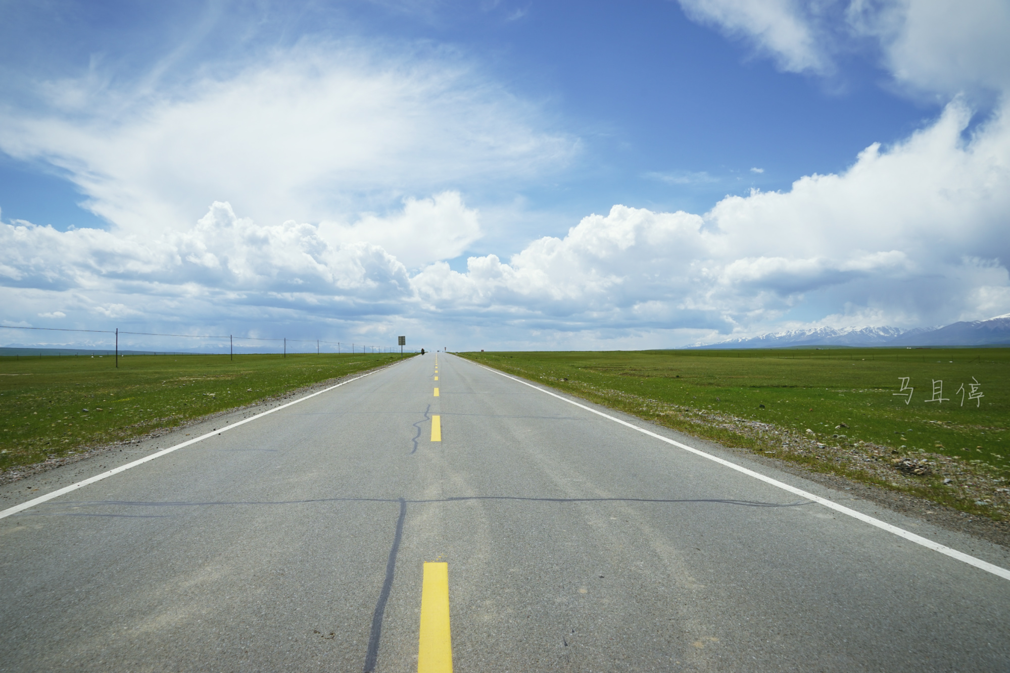 新疆每年仅开放半年的公路短暂而又惊艳沿途500公里皆是美景