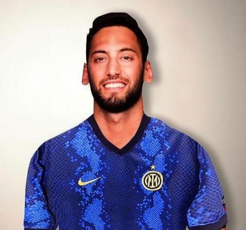 值得一提的是国米给恰尔汗奥卢开出的工资远超劳塔罗,后者目前为税后2