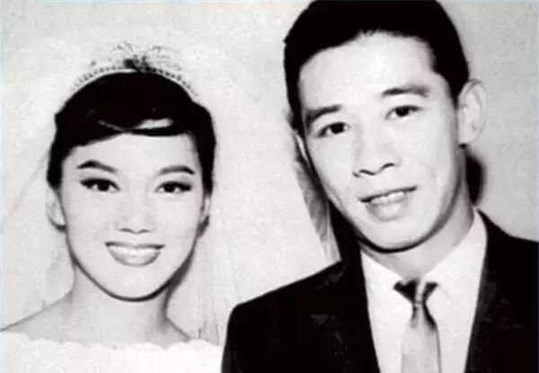 童年记忆89岁胡枫爷爷又在红馆开演唱会,当红时咖位比李小龙还大休闲区蓝鸢梦想 - Www.slyday.coM 童年记忆89岁胡枫爷爷又在红馆开演唱会,当红时咖位比李小龙还大休闲区蓝鸢梦想 - Www.slyday.coM