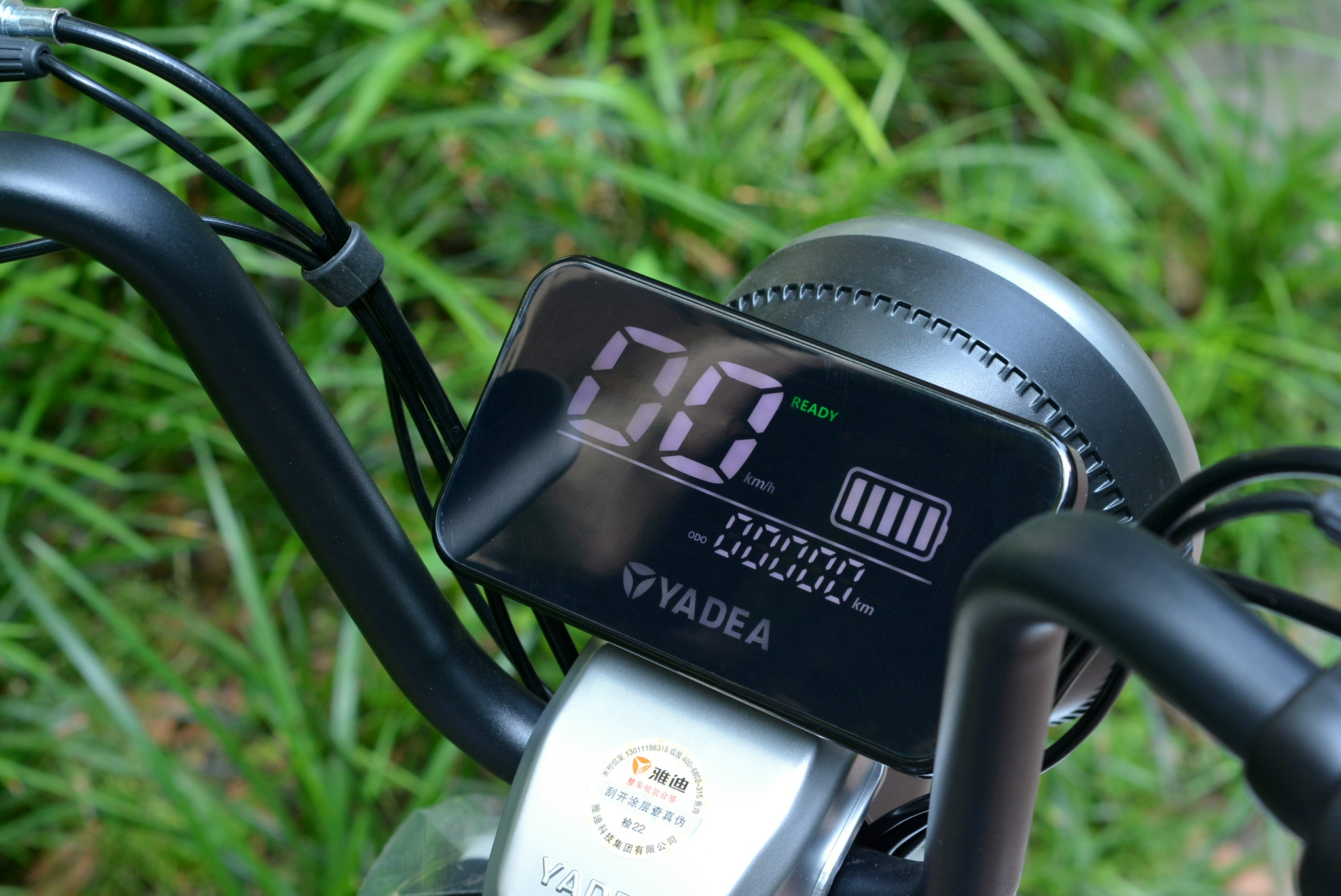 雅迪欧逸电动车60公里续航遥控器一键启动