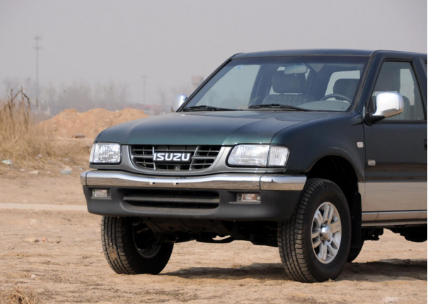 在90年代,五十铃的faster车型已经经过了多代车型的完善更替,也开始