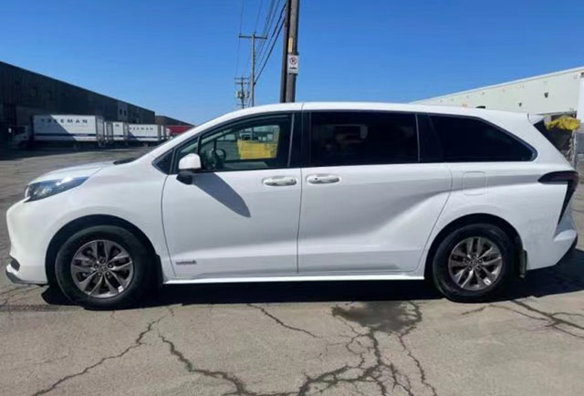 丰田sienna国产定名"赛那",28万起售是白日梦?