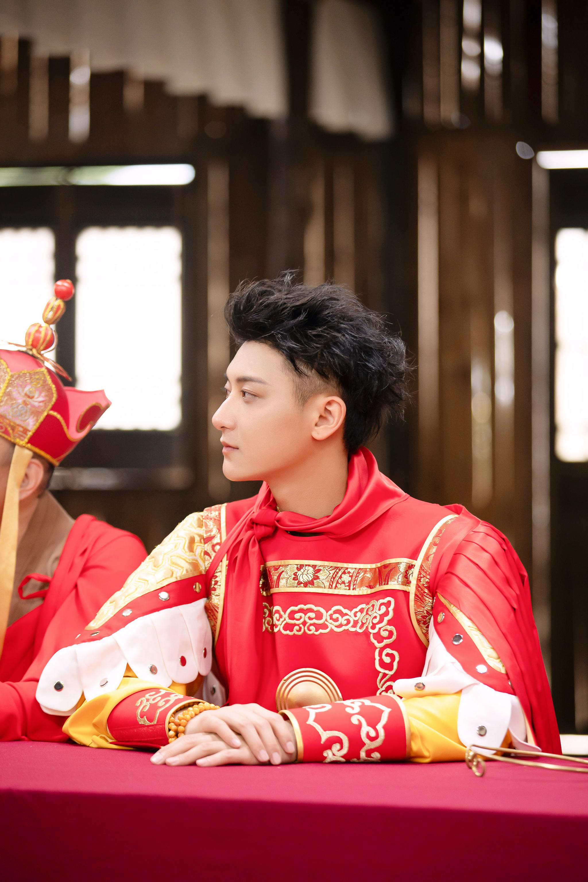 黄子韬《萌探探探案》化身齐天大圣 在线撒娇俘获众人