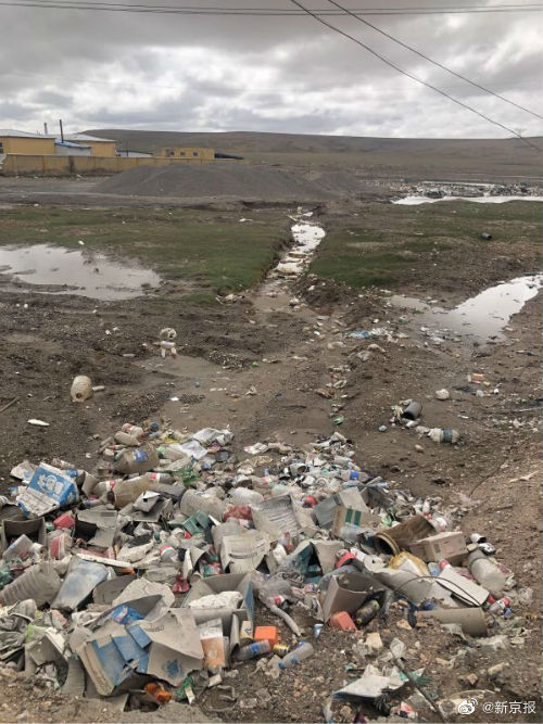 青藏高原可可西里地区再现巨大垃圾带休闲区蓝鸢梦想 - Www.slyday.coM 青藏高原可可西里地区再现巨大垃圾带休闲区蓝鸢梦想 - Www.slyday.coM