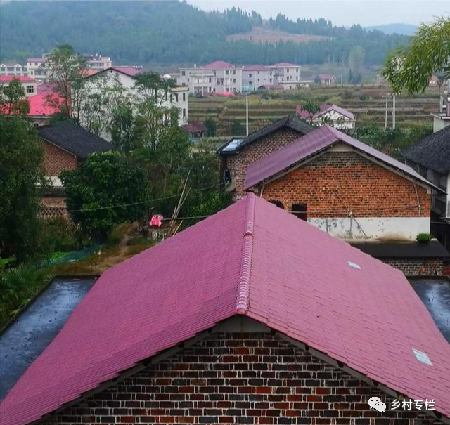 农村自建房二层瓦房顶子要不要做集水沟你怎么看