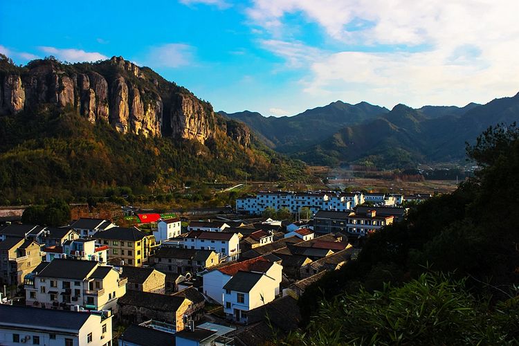天台县后岸村,隐藏一条十里铁甲龙,徐霞客称为悬崖盘列的山崖|铁甲|天台县|徐霞客_新浪新闻