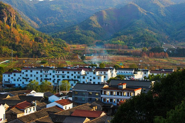 天台县后岸村,隐藏一条十里铁甲龙,徐霞客称为悬崖盘列的山崖|铁甲|天台县|徐霞客_新浪新闻