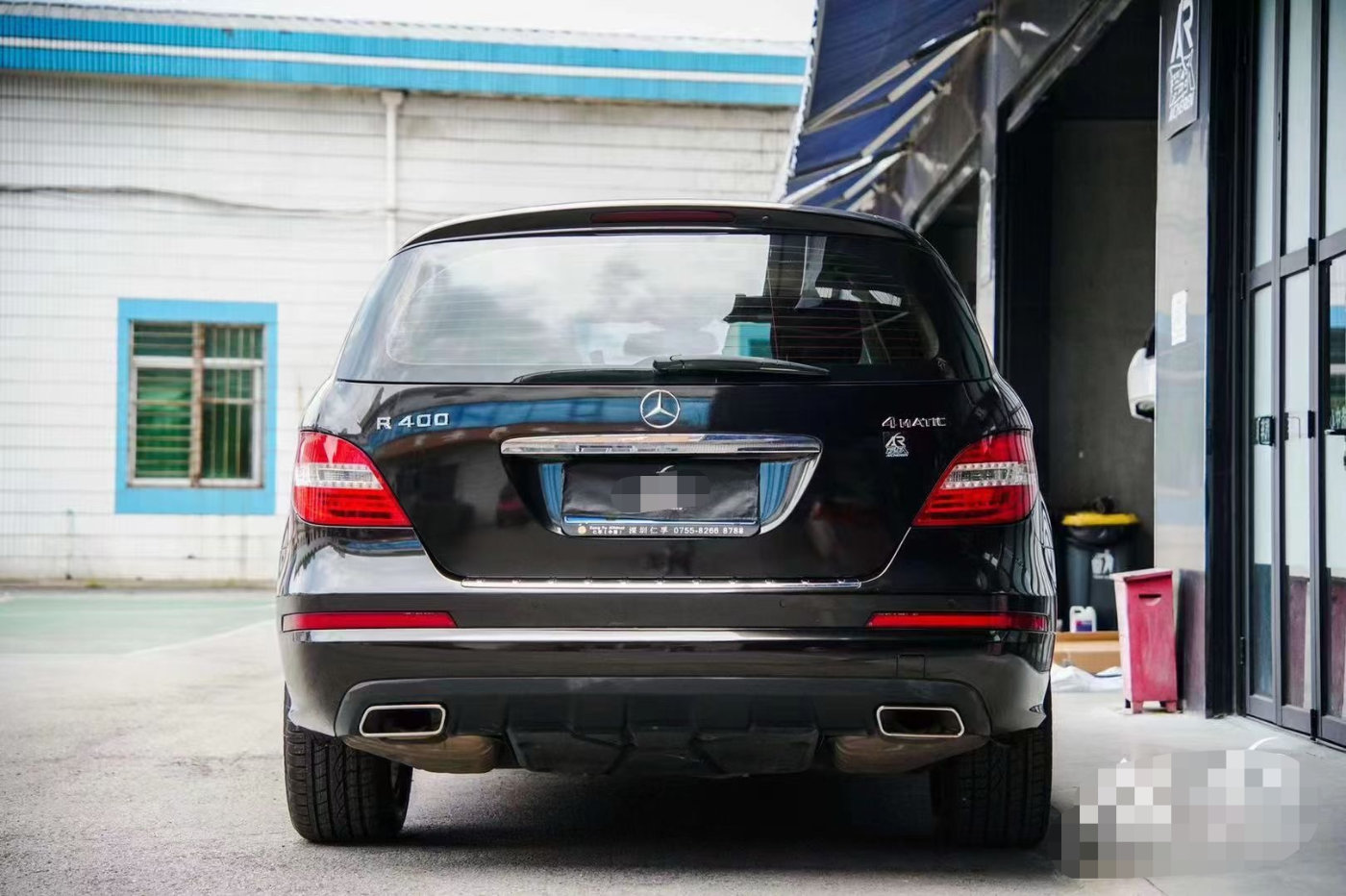 膜呗改色案例:奔驰r400全车换色金属黑 低调的奢华