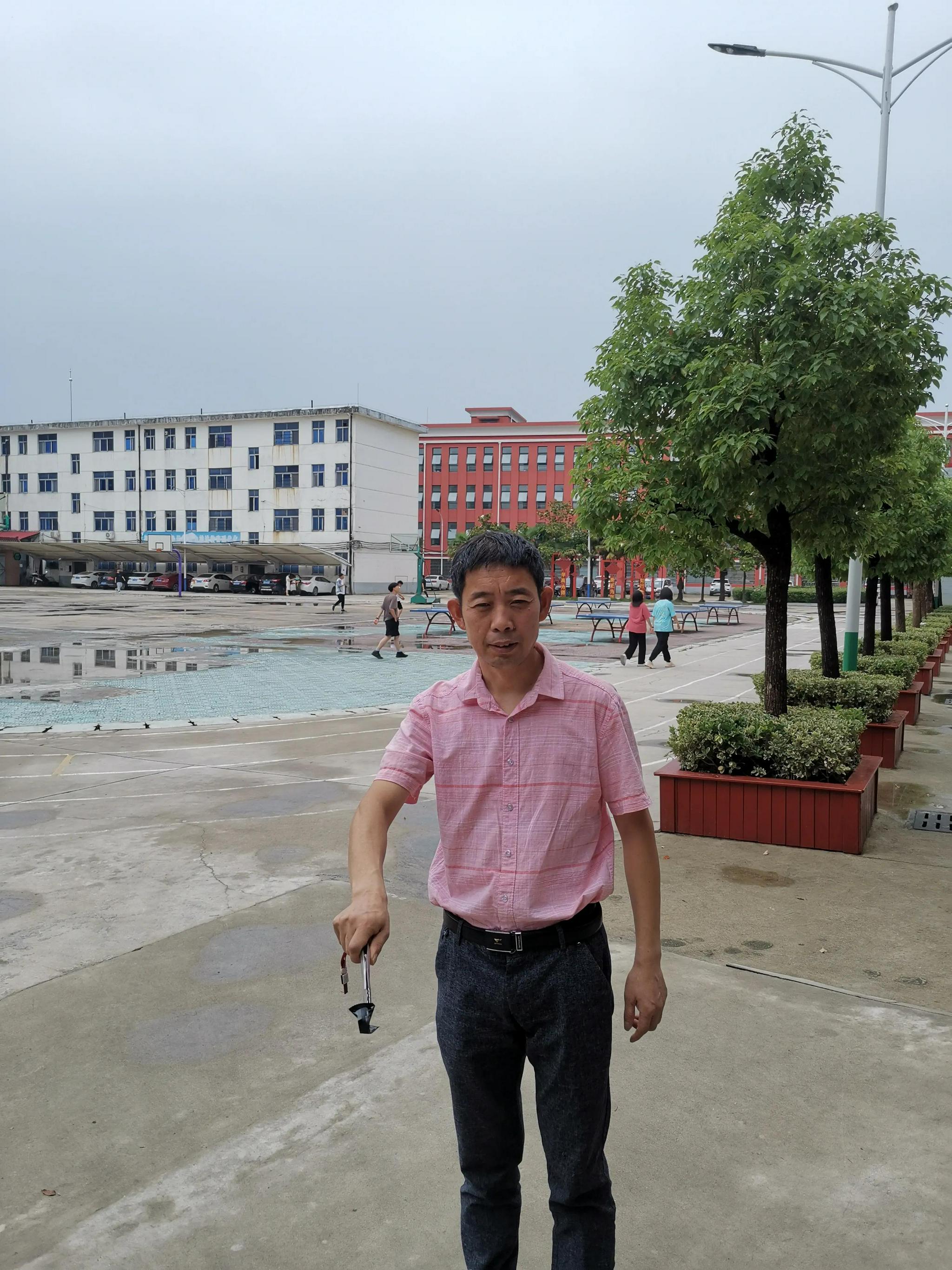 罗山县周党高中举行低碳环保报告会