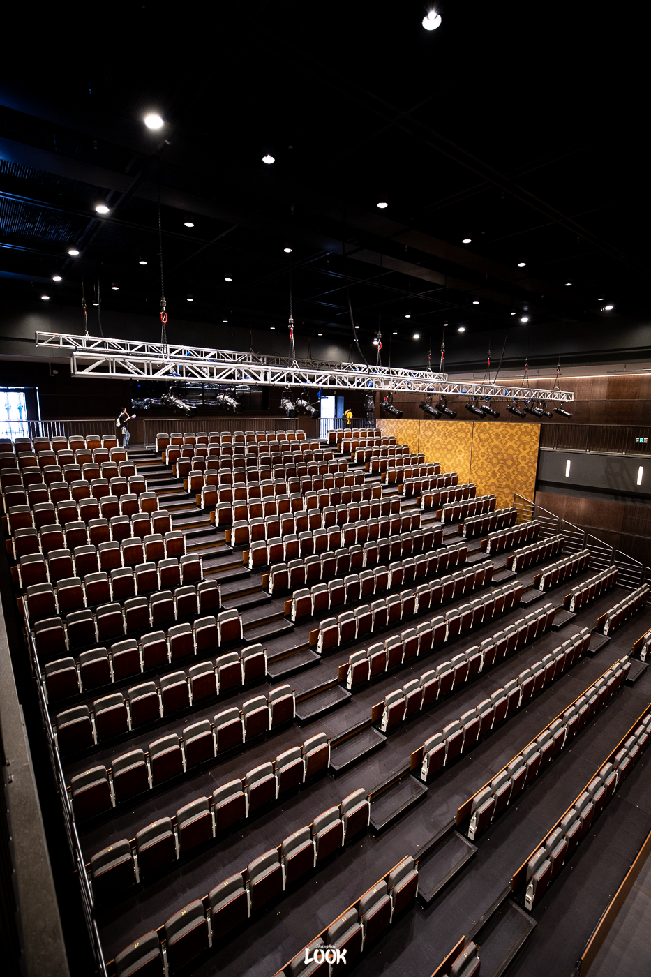 look | 魔都小众剧院 · 人人都是vip|剧场|剧院|森林_新浪新闻