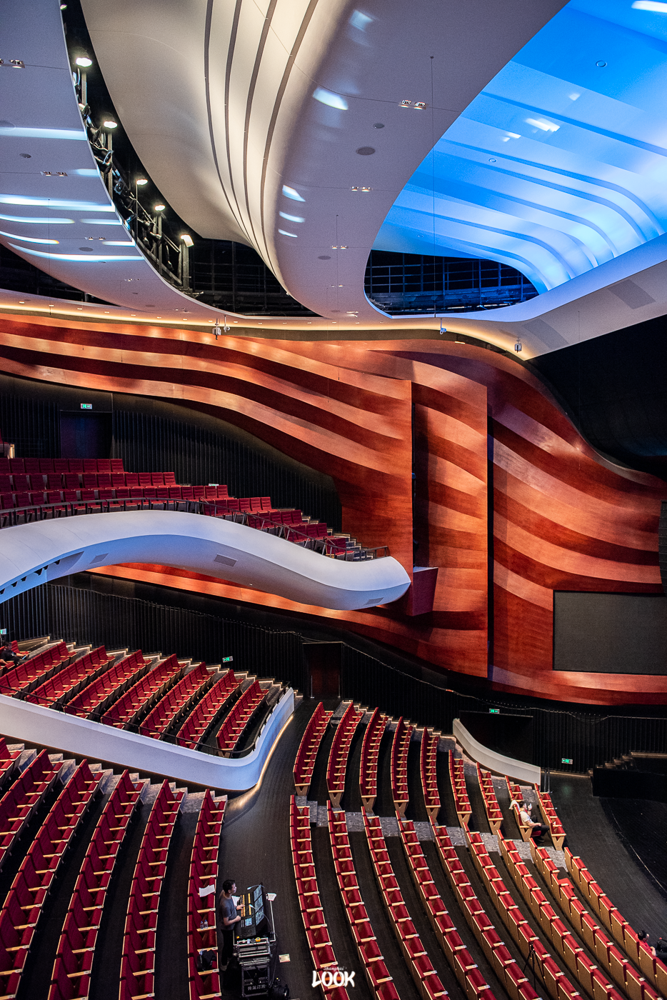 look | 魔都小众剧院 · 人人都是vip|剧场|剧院|森林_新浪新闻