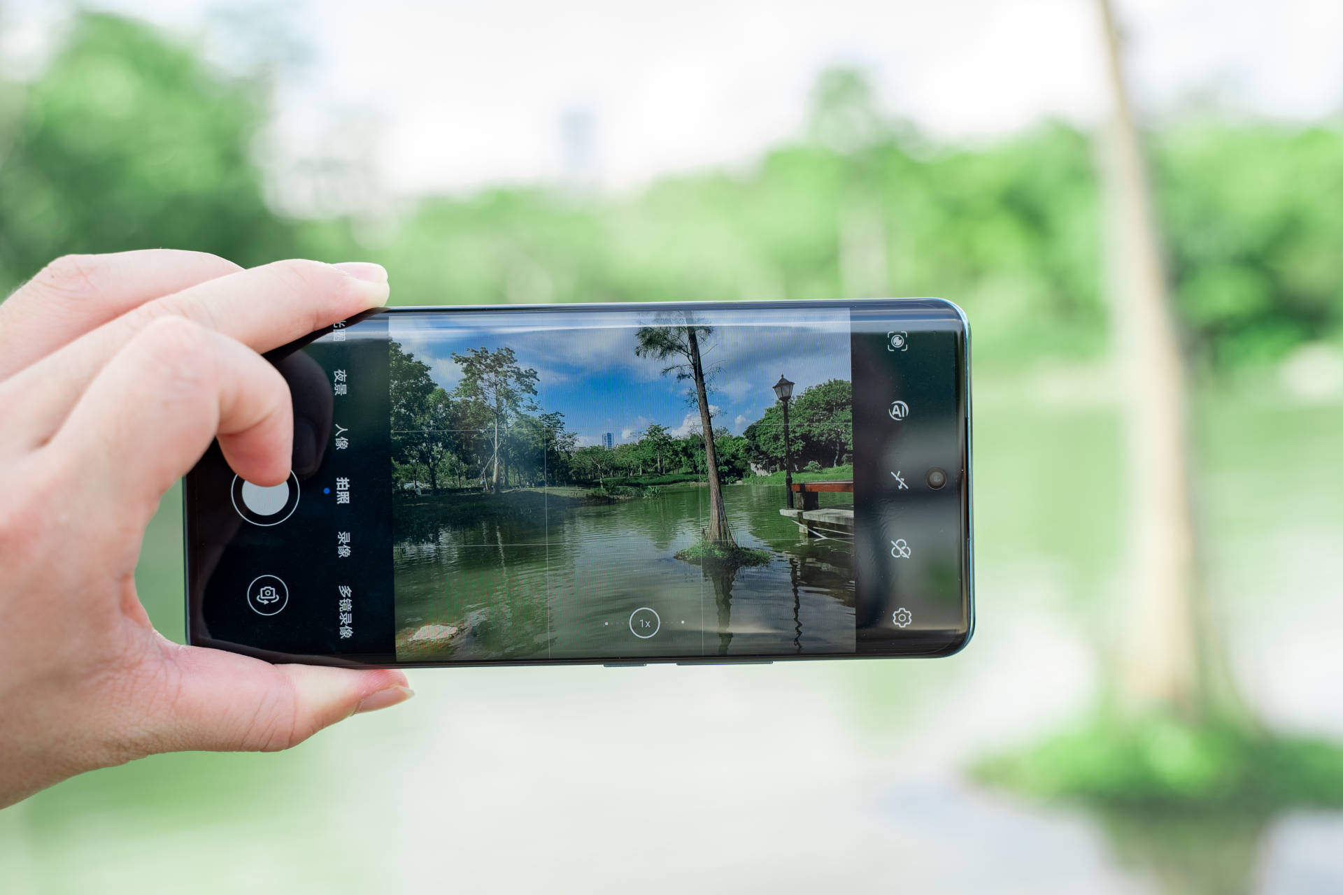 荣耀50上手体验:一亿像素的轻旗舰,打开vlog时代|荣耀|像素|镜头_新浪