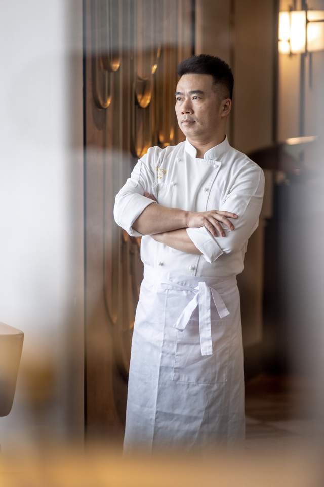 南京卓美亚酒店任命邱天龙先生为陆潮新派中餐厅行政总厨