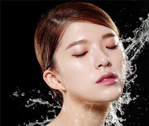 皮肤补水的好处?