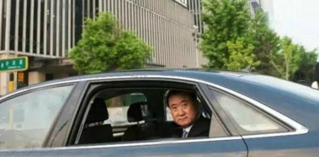 看看老干妈和王健林的座驾,你就明白,老干妈和万达强大是有道理休闲区蓝鸢梦想 - Www.slyday.coM