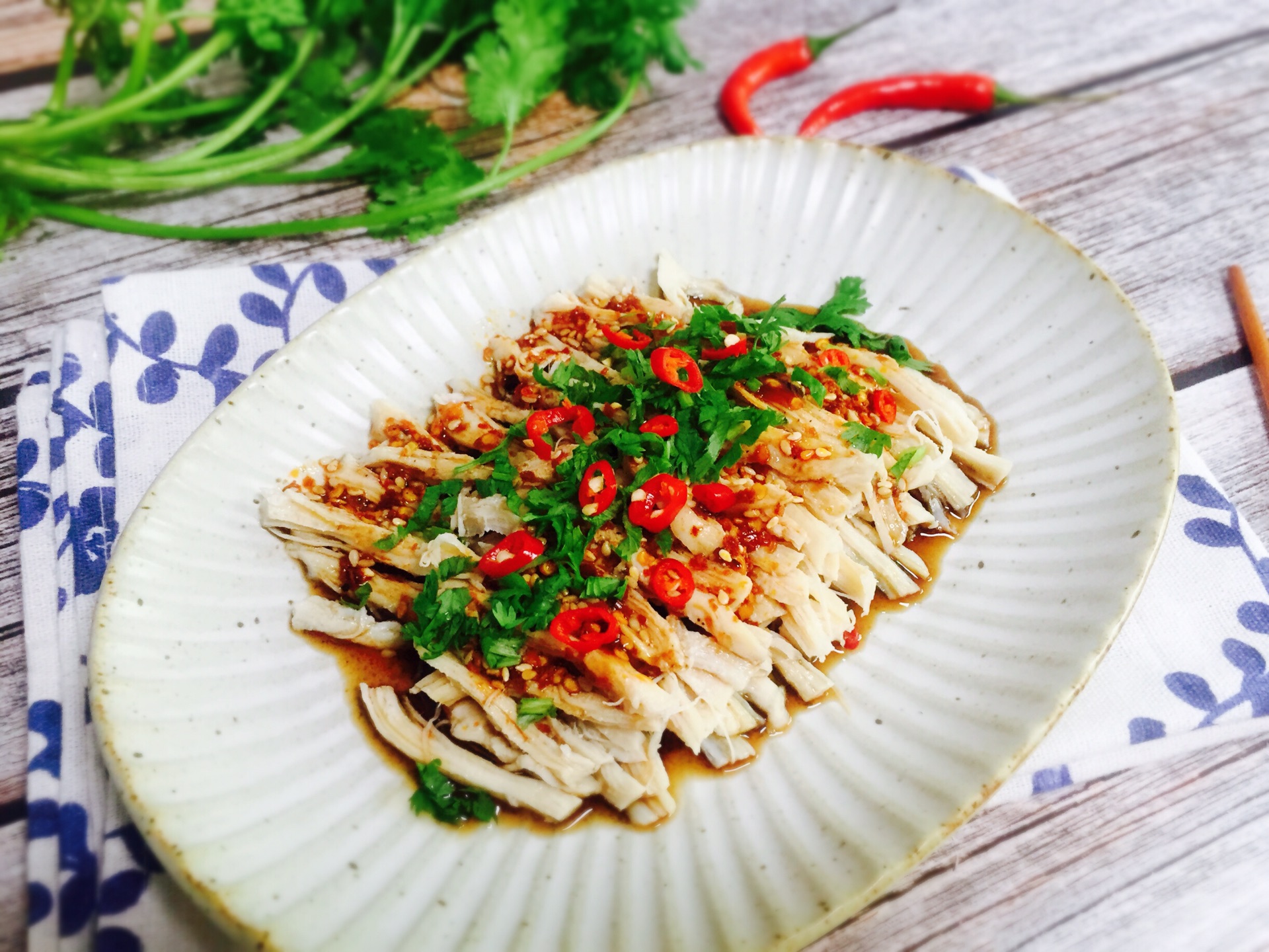 凉拌菜,麻辣鸡丝,简单方便,清爽可口超级好吃!