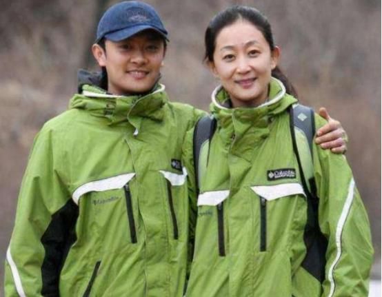 56岁陈瑾至今未婚,只因和哥哥有个约定