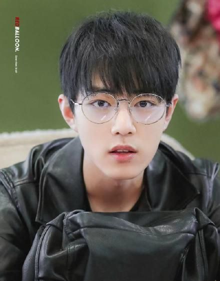 肖战李沁庆功宴聚餐,干饭人战战再次石锤