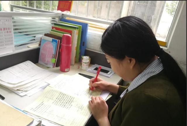 用8小时工作制取代教师带薪寒暑假老师举双手赞成