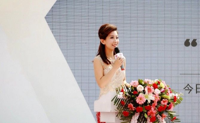 张杰女主持人多大 时常更新动态的她受到网友追捧