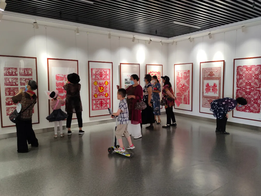 2021妙手映初心东营市剪纸艺术作品展举行