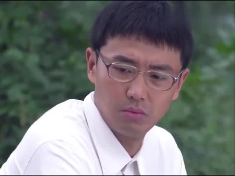 小伙子自己创造密码,用来写情书,内容太甜领导都酸了