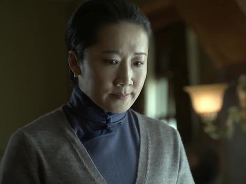 伪装者:藤田叫来梁仲春和孤狼对峙,谁料孤狼却慌了,要求回避